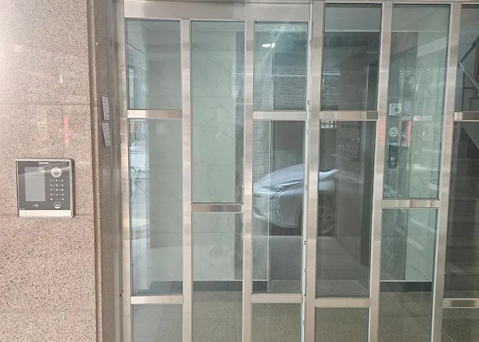 Hongdae Yeonnam Mangwon Walking Distance 3qbed Airport Railroad Luggage Storage Parking