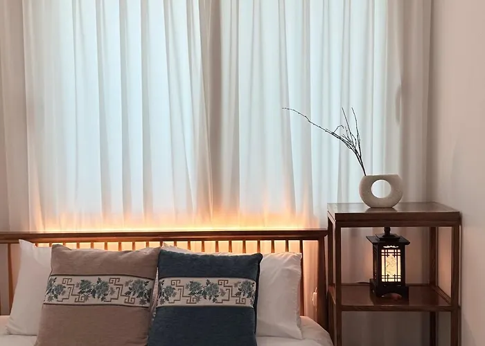 Hongdae Yeonnam Mangwon Walking Distance 3qbed Airport Railroad Luggage Storage Parking